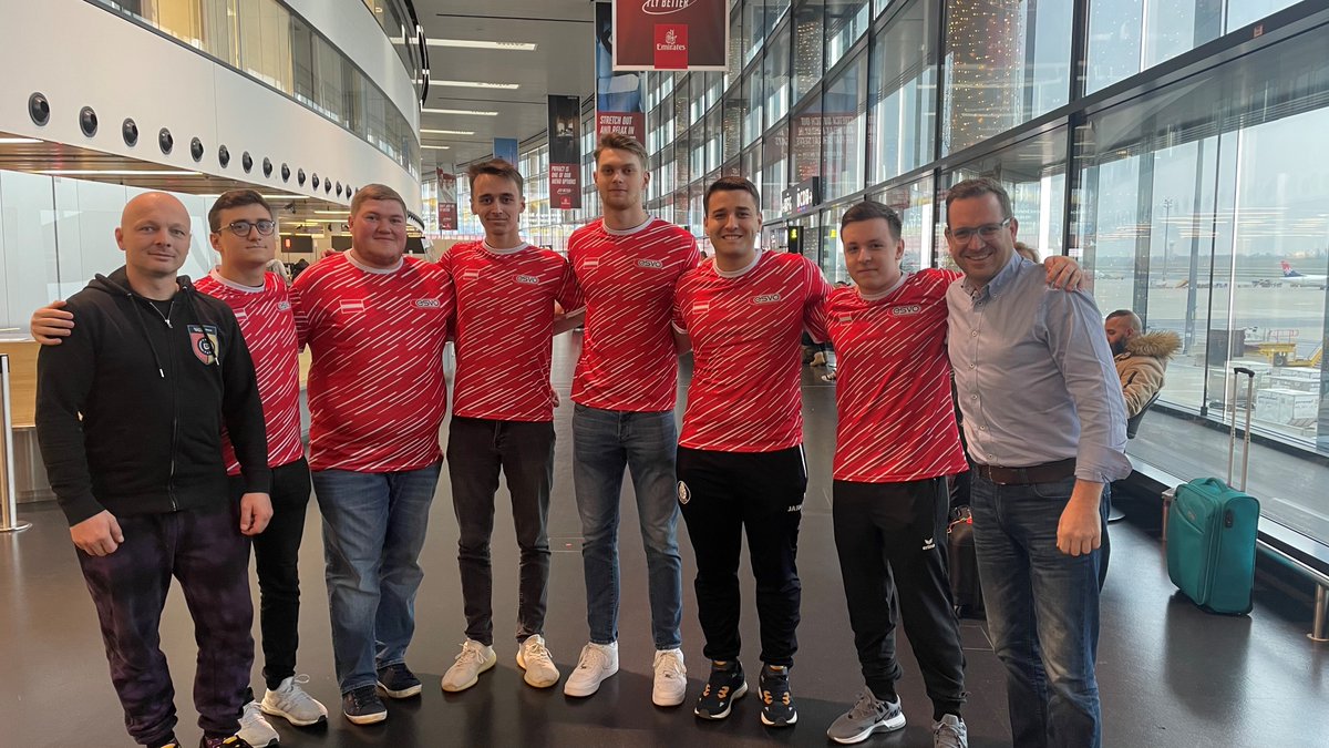 esvoe's tweet image. Auf nach Bali 🛫 Unsere rot-weiß-rote Delegation reist heute nach Indonesien, um an den @IeSF_Master World Championships teilzunehmen 🇮🇩
Wir wünschen dem Nationalteam @SaW__IX, @OfficialfarmaG, @Orbit__cs, @Maku_CS, @xTreMe_CS_ und @YoshiCs viel Erfolg 💪
