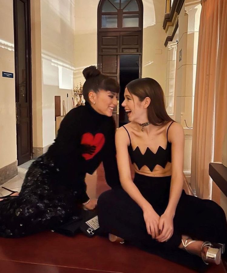 elitearchivees's tweet image. 