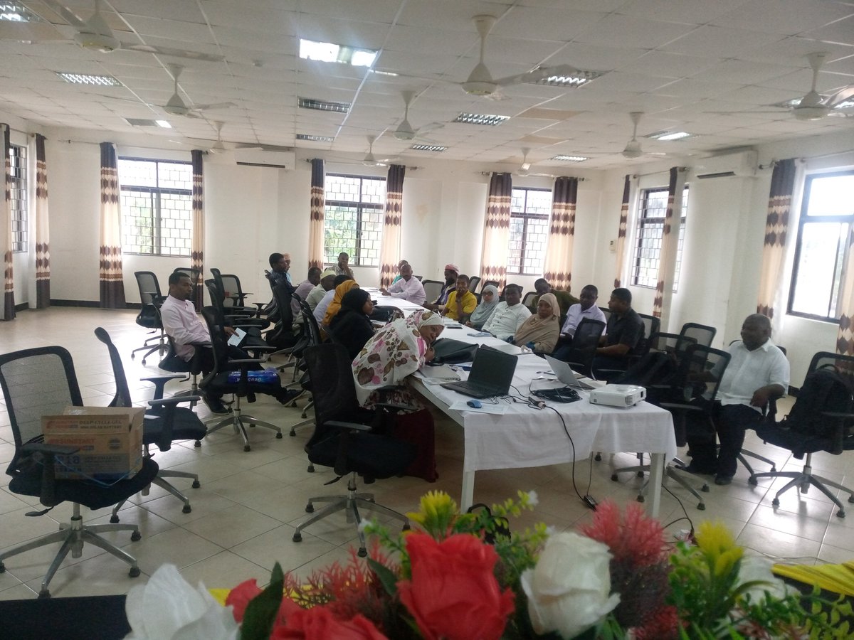 NyandaPN's tweet photo. Recent #wastemngt s/holders meeting support by @UNICEFTanzania& @undptz under #wastexlab initiative in #Zanzibar @reinaotsuka @Gatti_Ele @cmusisi2 @CubeZanzibar @raya_ahmada #circularity #greenshark #Digital https://t.co/KXmywujhsd