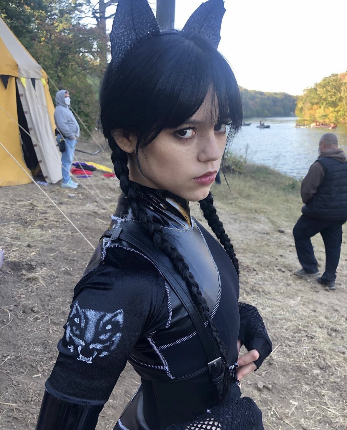 ウェンズデー イーニッド コスプレ
