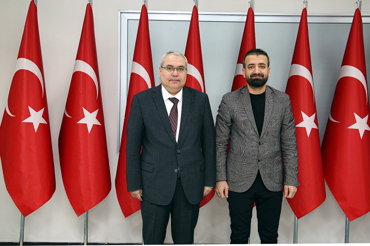 Vali Doç. Dr. İlker Gündüzöz, Kahve Durağı işletmecisi Mehmet Koç'u kabul etti.