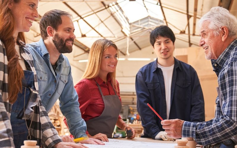 DevSomLSIP's tweet photo. The Devon &amp; Somerset LSIP is one of the most important skills projects @Chamber_Devon and @events_scoc have ever undertaken 🤝 We have the opportunity to set a new skills agenda with employers’ voices central to its success. Find out how you can take part:
https://t.co/kmN9aa7v4o https://t.co/XB6CGmKEEK