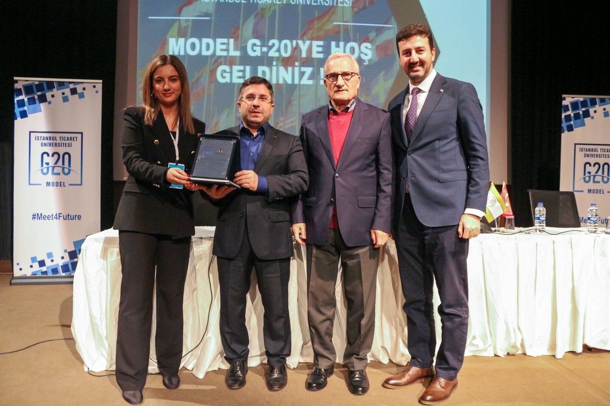 Üniversite Düzeyinde İlk G20 Simülasyonu Yapıldı.

Haber Detayı İçin: bit.ly/3UsdC6A