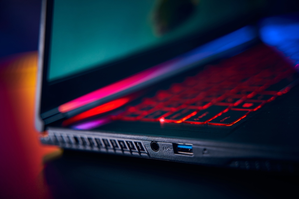 msigaming's tweet photo. What game do you play the most on your laptop? Comment and tell us!
The GF63 Thin features versatile IO ports for your gaming needs, an extra display, controllers or any hardware extensions? It's got you covered😎
Get it at: https://t.co/DMnorpVIv5
#MSI #GF63 #gaming #laptop https://t.co/8fvZnvrVPh