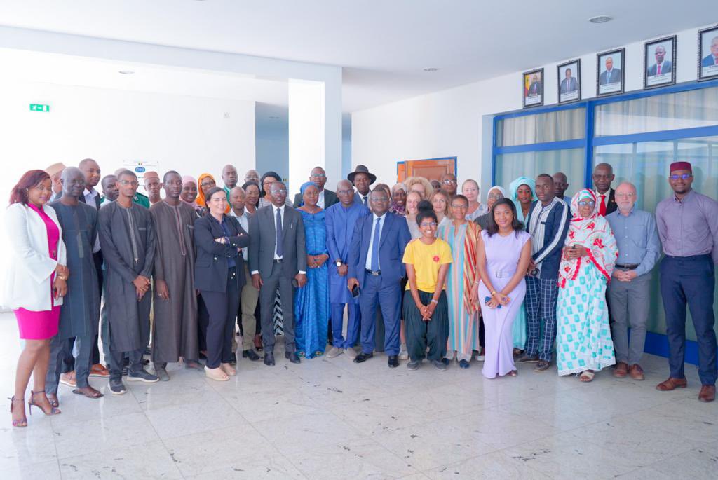 Obajrsen's tweet photo. Atelier de validation du modèle intégrateur de la #GMV du #senegal avec les PTFs, ministères sectoriels, ONG, collectivités territoriales et OCB et le soutien du #pnud. https://t.co/VG5W8OitBr