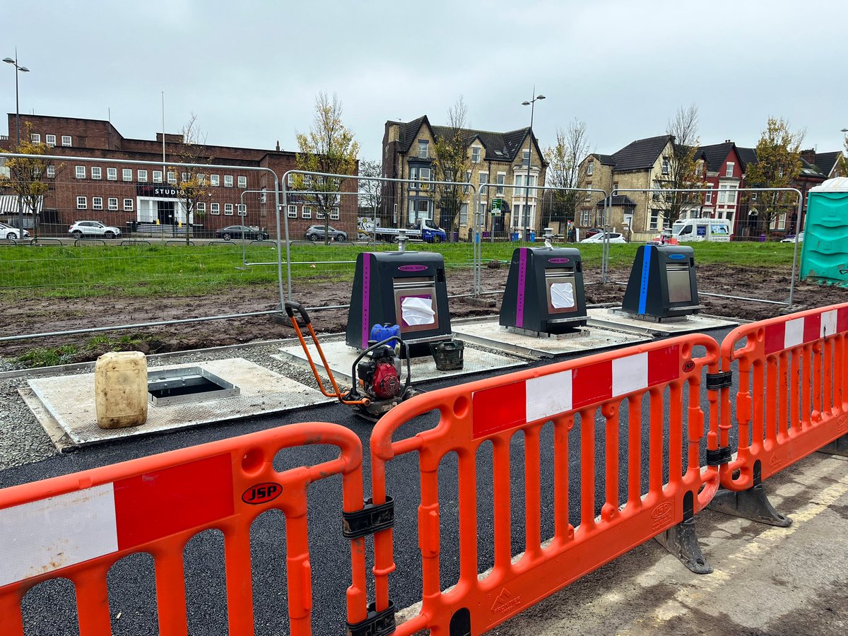 lpool_LSSL's tweet photo. Live progress of our eighth #UndergroundBins site on Toft Street, L7 - the area is currently being landscaped ahead of the site opening from next week 👏🏻 The underground revolution continues across Liverpool ⬇️ #ImprovingLiverpool https://t.co/z2Z3UNQni2
