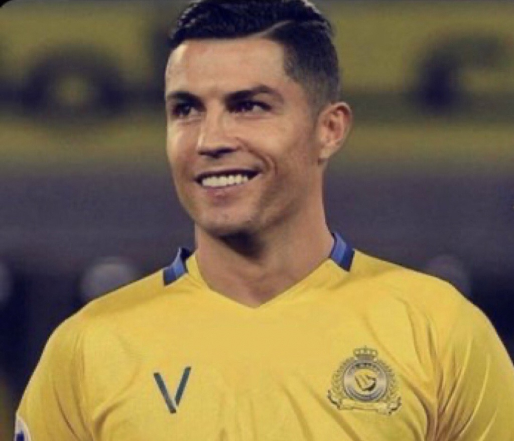 #النصر 
#نادي_النصر 
كريستيانو رونالدو يوافق على عرض نادي النصر السعودي.