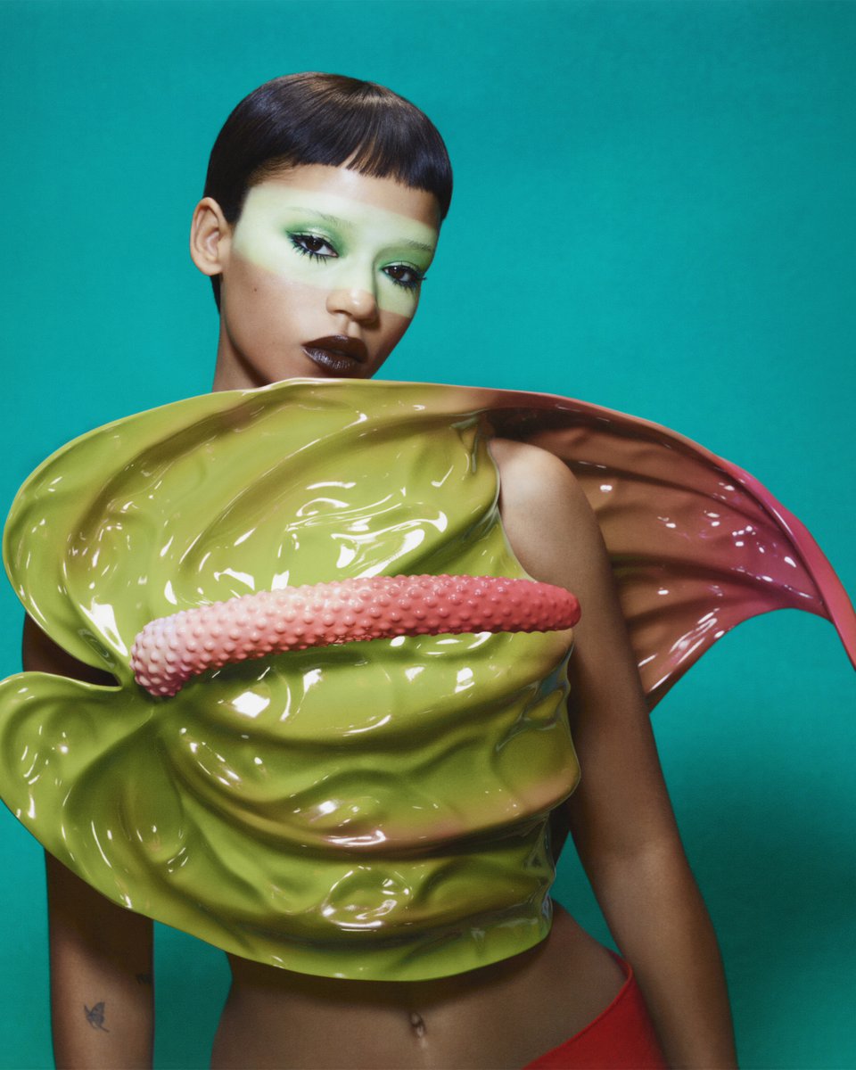 Dazed's tweet photo. Manifesting growth like Taylor Russell. The on the rise actress discusses swapping ballet for acting and being on the path to becoming the person she’s meant to be for #TheBeautifulIssue of Dazed.
See more: https://t.co/kgyNB93I8m https://t.co/BsuEtEvfY6