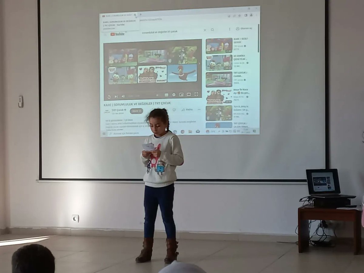 KaymakamSehit's tweet photo. Kasım ayı Değerler Eğitimi kapsamında 'Sorumluluk' ile ilgili öğrencilerimizin hazırladığı şiir, hikaye dinletisi ve video gösterisi çok amaçlı salonumuzda gerçekleştirildi.
@bingolmem @halilyucel6060 
@yusuf_tokus @halukcakan12 
@kigimem12 @HSEYINY91134982 https://t.co/m6zpydPI6c