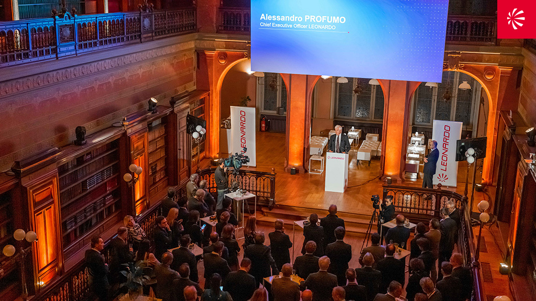 Leonardo_live's tweet photo. Yesterday, Brussels hosted a debate on Defence, Security and the role of European industrial players: @ASDEurope's press conference and #Leonardo's event "The pathway to European Defence between global challenges &amp; technological sovereignty". https://t.co/QMr9wNhvND https://t.co/gGzt8yvyW5