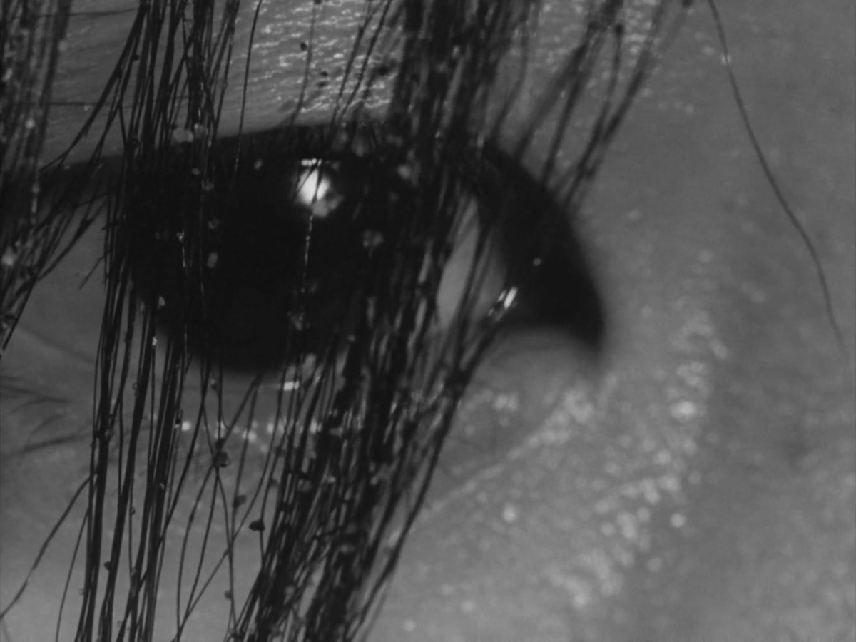 Nina_Salander's tweet photo. Woman in the Dunes (砂の女) - Hiroshi Teshigahara (1964)
#JapaneseNewWave #JapaneseCinema #KōbōAbe #Arthouse https://t.co/uX0gRjbxDm