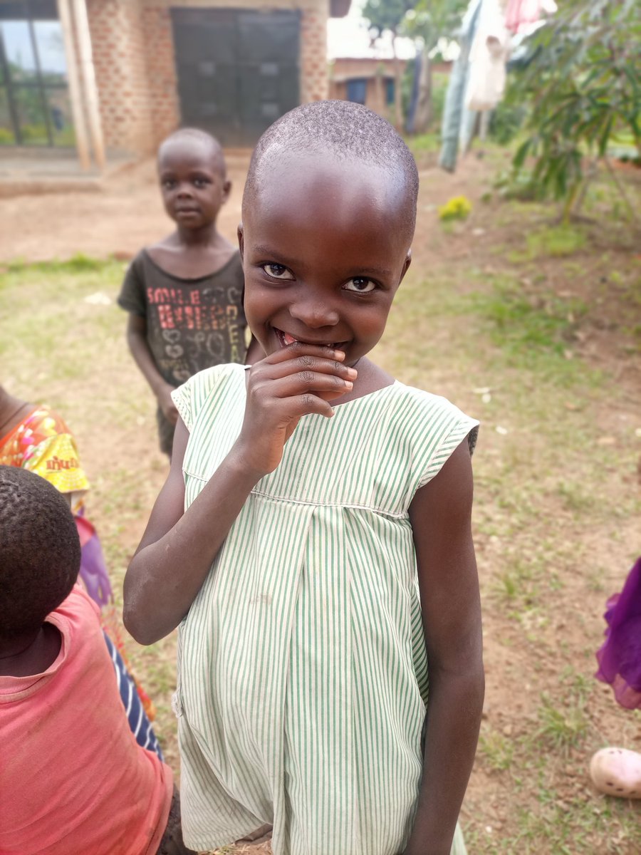 PKalibala's tweet image. Keep smiling with us until that day your willing to become a family with and what ever you can afford #retween #like #donate  on our boi link