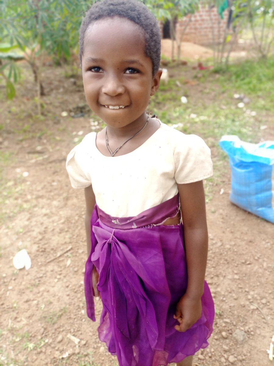 PKalibala's tweet image. Keep smiling with us until that day your willing to become a family with and what ever you can afford #retween #like #donate  on our boi link