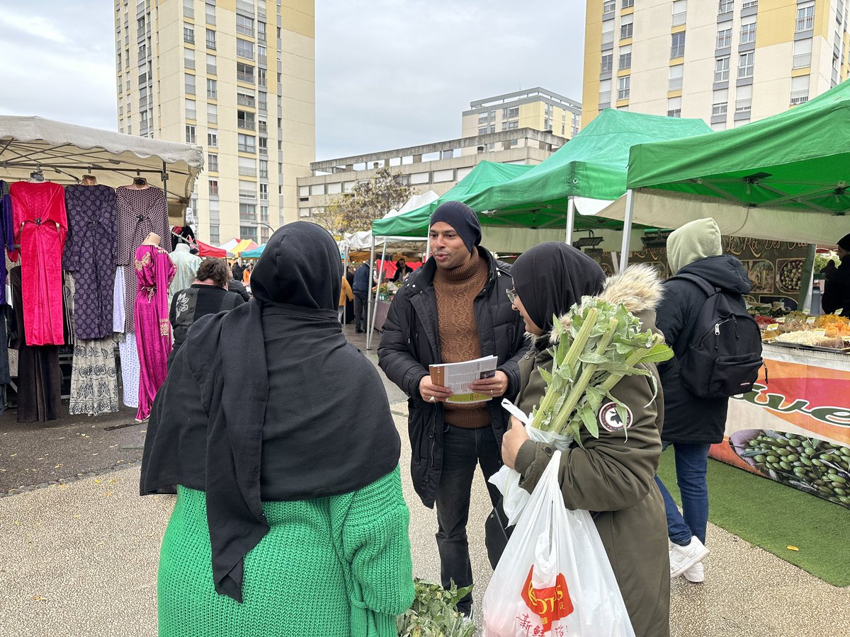 Nous étions ce matin sur le marché de la Fontaine d’Ouche pour informer les habitants de l’avancée des travaux dans leur quartier 🚧

#Dijon