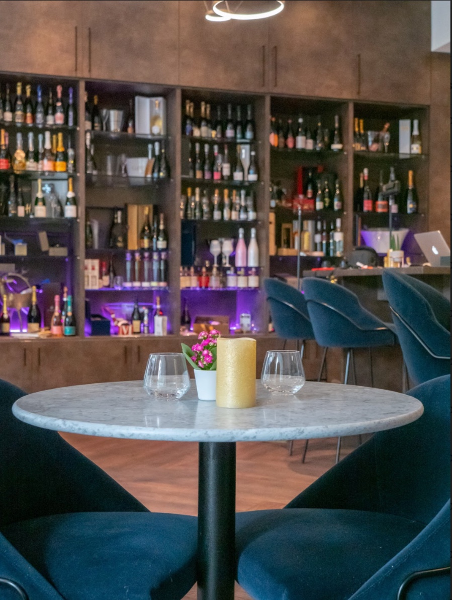 Looking for the perfect mid-week dinner treat? We've got you covered with a variety of dishes from our lunch, a la carte and festive menus - there's something for everyone!

Find us at 30 Gauging square, London, E1W 2AE📍 

Book your table now - shorturl.at/fDPY3 🍴