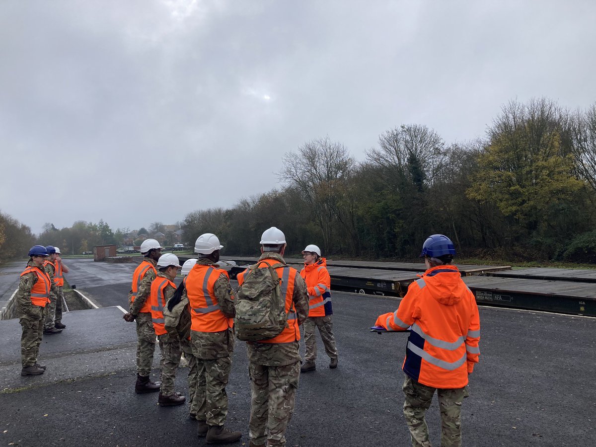 Logistics Specialist Training Wing tweet media