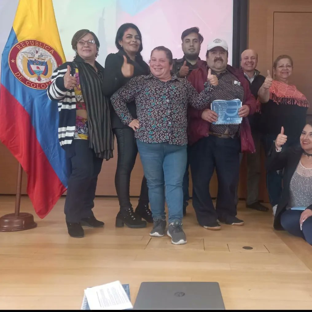 Felicitaciones a Sandra Inés Vela y a Blanca Torres por sus logros académicos en la Universidad Nacional!!! Dos de nuestros fundadoras capacitándose para hacer crecer su proyecto de vida