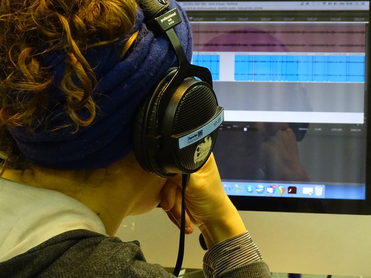 "Mon voisin", le projet porté par notre association dans le cadre de l’appel à projet Usages du numérique de la @BrestFr a entamé sa deuxième saison ! 

👀Des brestoises et brestois sont donc partis enregistrer leur voisin...

La semaine dernière : la cruciale étape du montage !