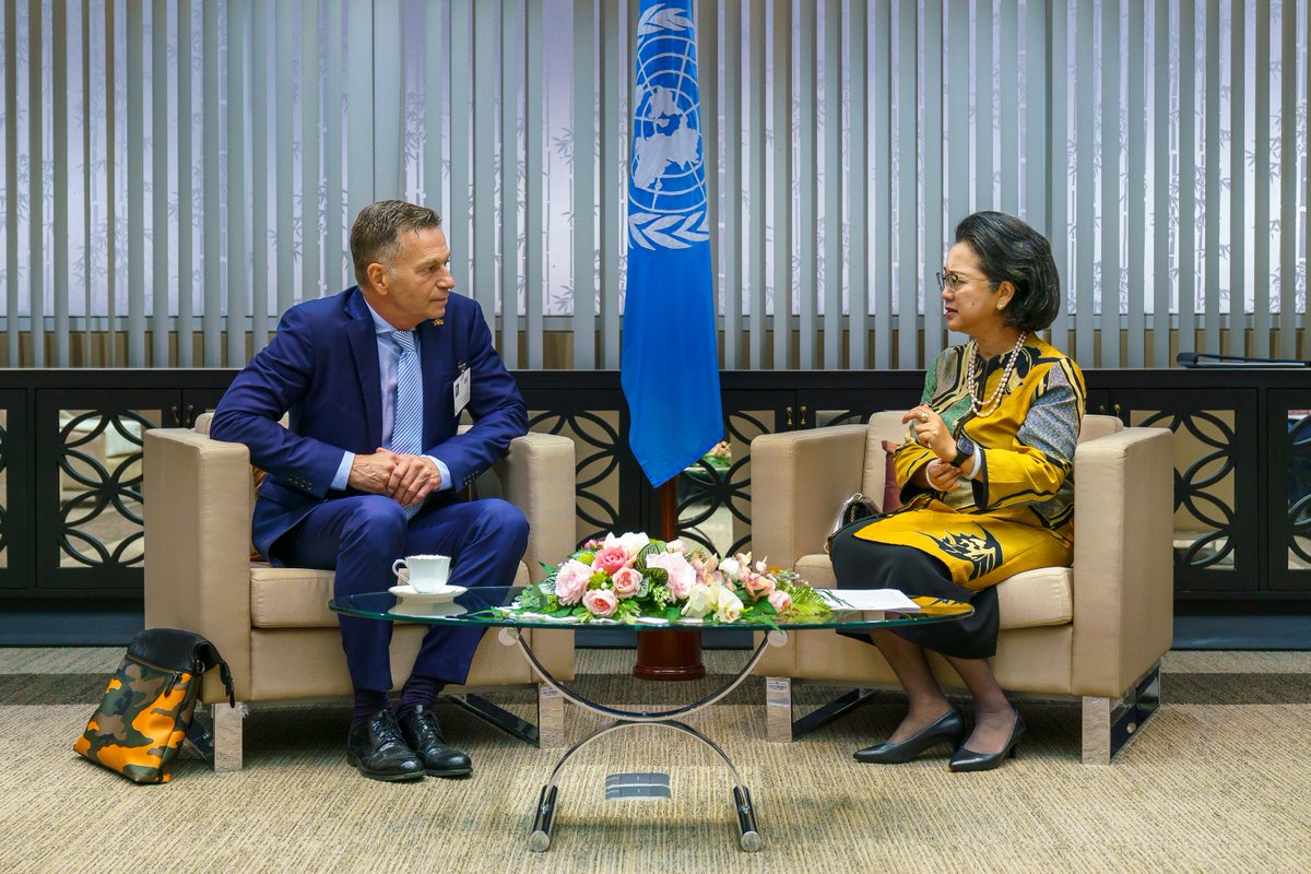 UN_Armida's tweet photo. With #SDG11 under review in 2023, the focus on urbanization and localizing climate actions, provides momentum for a strong start to the UrbanACT project, implemented by @UNESCAP, @giz_gmbh &amp; @uclgaspac. A lively chat on this with Deputy Ambassador @HansUSuedbeck at #EnvCom7. https://t.co/FkHFLd2Rzl