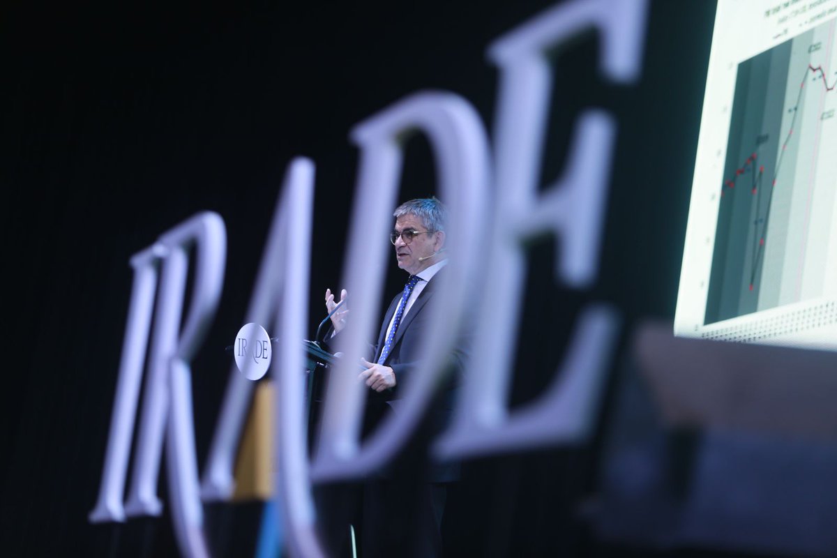 "Y si hoy no estamos viviendo un colapso económico, no es que venga mañana, sino es que no ocurrió” dijo en el encuentro regional de empresas de la Región del Biobío organizado por <a href="/iradebiobio/">Irade</a>. (2/2) #Erede2022