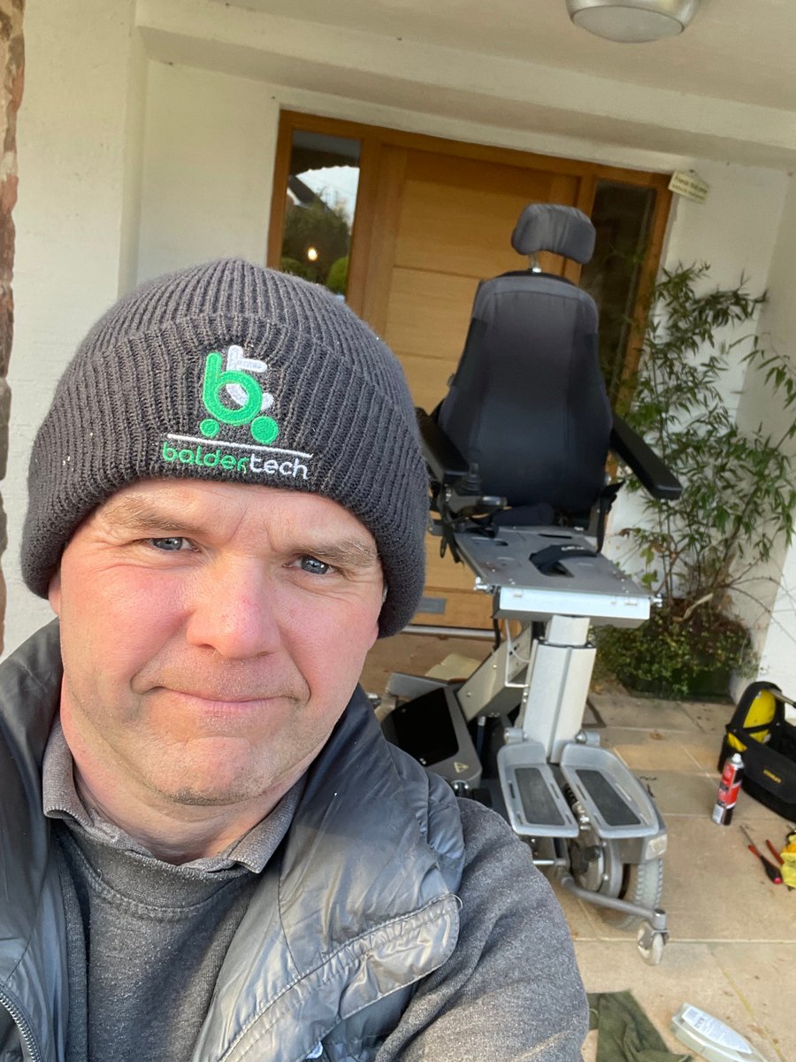 BaldertechUK's tweet photo. Good trip to Exeter this morning to service this old E800. A chilly start too, so the hat was worn for the first time this winter 😆!! ❄️
Baldertech have the only fully trained E800 engineers in the country, so let us know if you still have one. 🔧
#E800 #Service #Powerchair https://t.co/dSlITvKtAd