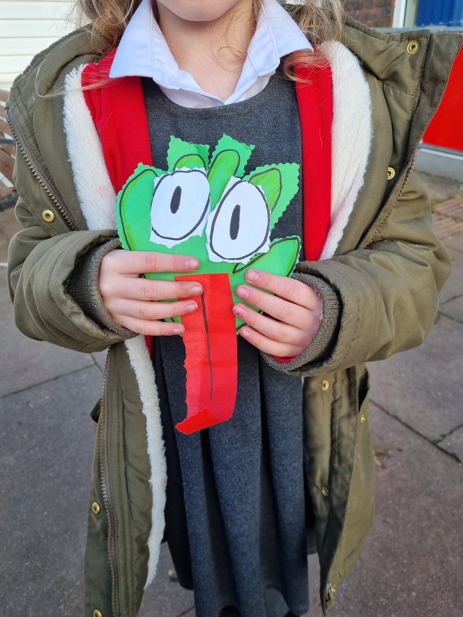 Wacky craft Wednesday's.....
Today we made funny frogs 🐸