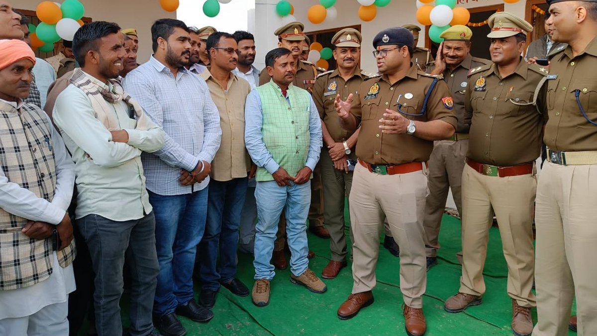 siddharthnagpol's tweet photo. #SP_SDR @AmitKAnandIPS द्वारा पुलिस चौकी कुर्थिया थाना खेसरहा के् नवनिर्मित कार्यालय/आवास  का उद्धघाटन किया गया। 
#UPPolice 
#siddharthnagpol https://t.co/0LPsMhh4NN