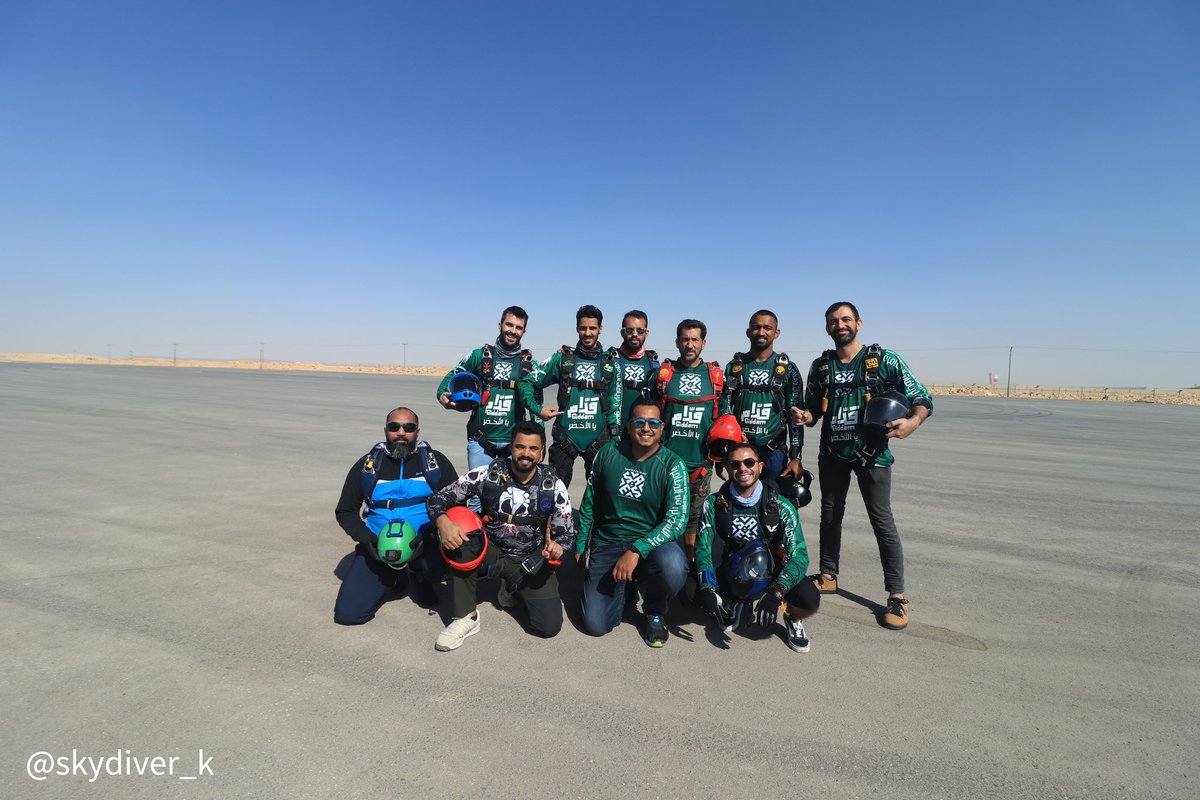 SAESFKSA's tweet photo. ما انتهينا وبنشجّع وندعم للنهاية #قدام_يالأخضر 🇸🇦🇸🇦💚💚
📸 : @skydiver_k
@gsaksa @saudiolympicsa @dirabpark @delmonte
#fifaworldcup #qatar2022 #saesf
#قدام #قدام_يالأخضر #كأس_العالم_قطر_2022 https://t.co/PppjguMF0n