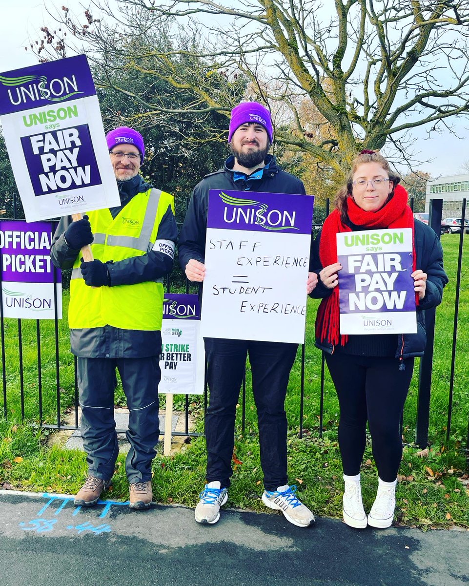 Day 3. @GlosUniUnison ‘A birthday on the Pickett’ Shout out to Dave Godsell the big 49 today! Solidarity for all out there in the cold today! Much love from the Pickett line at Oxstalls ❤️