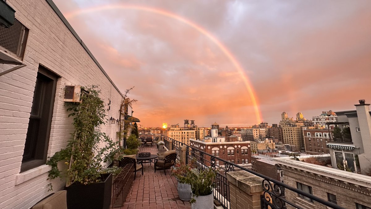 mjmccready's tweet photo. @lumineuxspace Hi Tracy. Enjoy this beautiful rainbow that appeared outside your former home on the uws earlier this week. Come visit anytime. https://t.co/Ore5iBQGV5