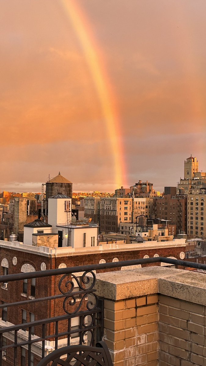 mjmccready's tweet photo. @lumineuxspace Hi Tracy. Enjoy this beautiful rainbow that appeared outside your former home on the uws earlier this week. Come visit anytime. https://t.co/Ore5iBQGV5
