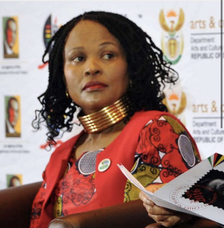 kimheller3's tweet photo. 🔴THE PEOPLES PUBLIC PROTECTOR 🔴

The story of how Public Protector Advocate Busisiwe Mkhwebane helped Mr Nyathela is a beautiful testament to Mkhwebane’s dedication to helping ordinary people   

"I got you Mr Nyathela, but this isn't about you but our children”♥️ https://t.co/x1NTOgVRkg