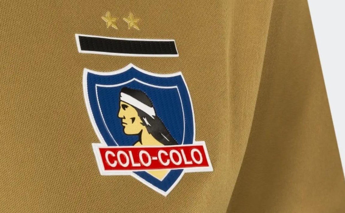 redgol's tweet photo. Colo Colo estrena nueva camiseta con dos estrellas en homenaje a la Copa Libertadores Femenina https://t.co/y6UISBHLbq https://t.co/Tj3bqc0BGu
