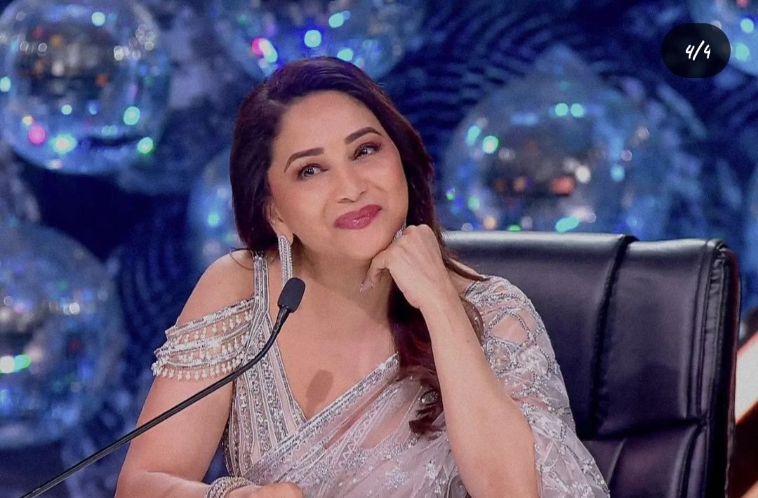 iam_rhiza's tweet photo. Nothing beats a great smile☺️.  

Thanks for always making our day wonderful and beautiful @MadhuriDixit Mam.❤️😍🤗 #MadhuriDixit #Wednesday #FanPH https://t.co/i3yt0z9IK4
