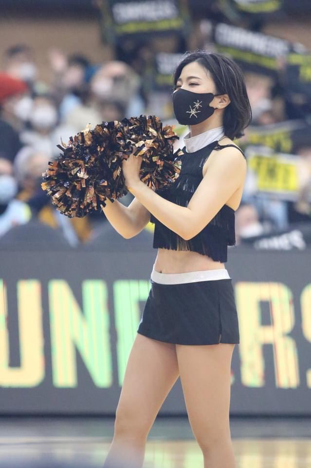 gxjtk787's tweet photo. 【ちょっとだけよ❤️】
熱いぜBリーグ🔥

#群馬クレインサンダーズ
#サンダーガールズ
#太田市運動公園市民体育館 https://t.co/XKy2LNsotc