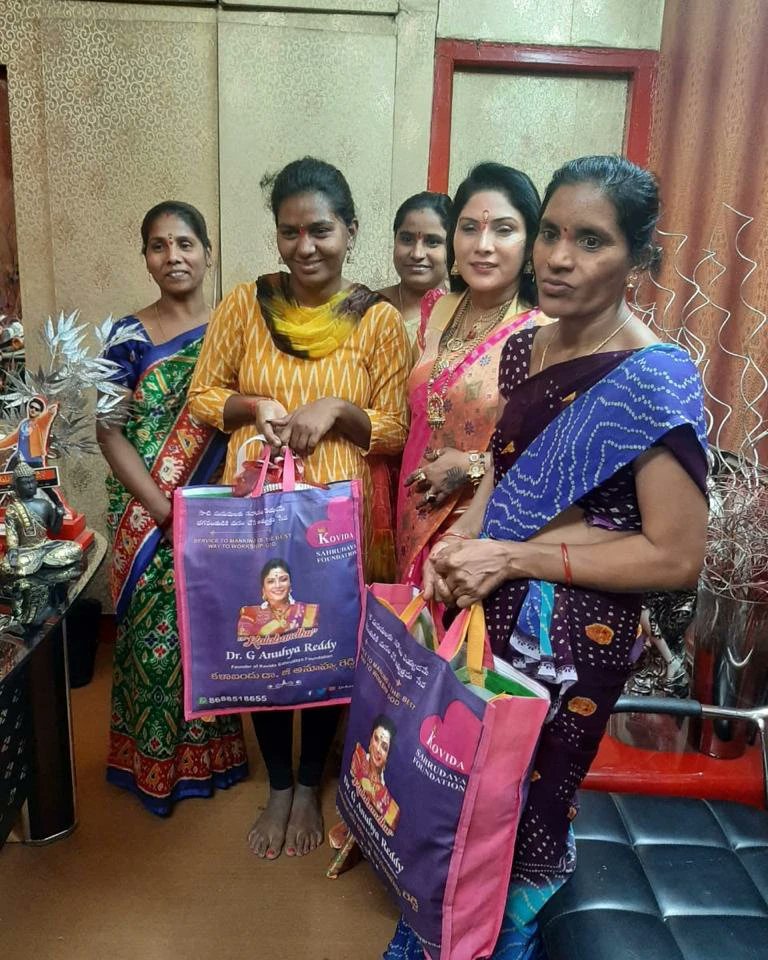 DrAnuhyaReddy1's tweet photo. https://t.co/OLLGwCC7Ts
#DrAnuhyaReddy #kovidasahrudayafoundation #kovidafoundation #Kovida #KalaBandhu #Service #Humanity #SocialService https://t.co/OrnTM29WMJ