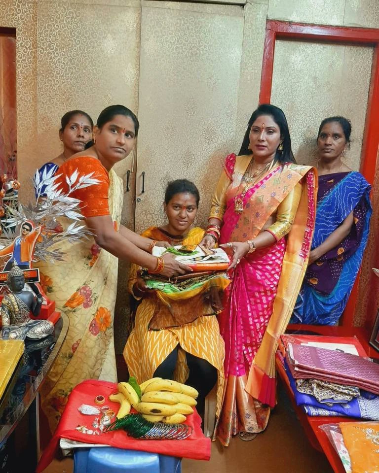 DrAnuhyaReddy1's tweet photo. https://t.co/OLLGwCC7Ts
#DrAnuhyaReddy #kovidasahrudayafoundation #kovidafoundation #Kovida #KalaBandhu #Service #Humanity #SocialService https://t.co/OrnTM29WMJ