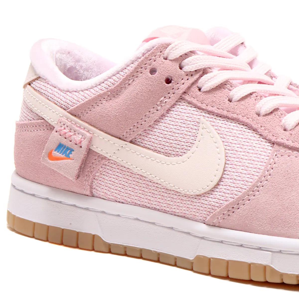 houseofheat's tweet photo. The Teddy Bear Dunks drop 10 am ET! 🧸

DETAILS: https://t.co/GHWLXNoHMI https://t.co/ZTFV9ihFya
