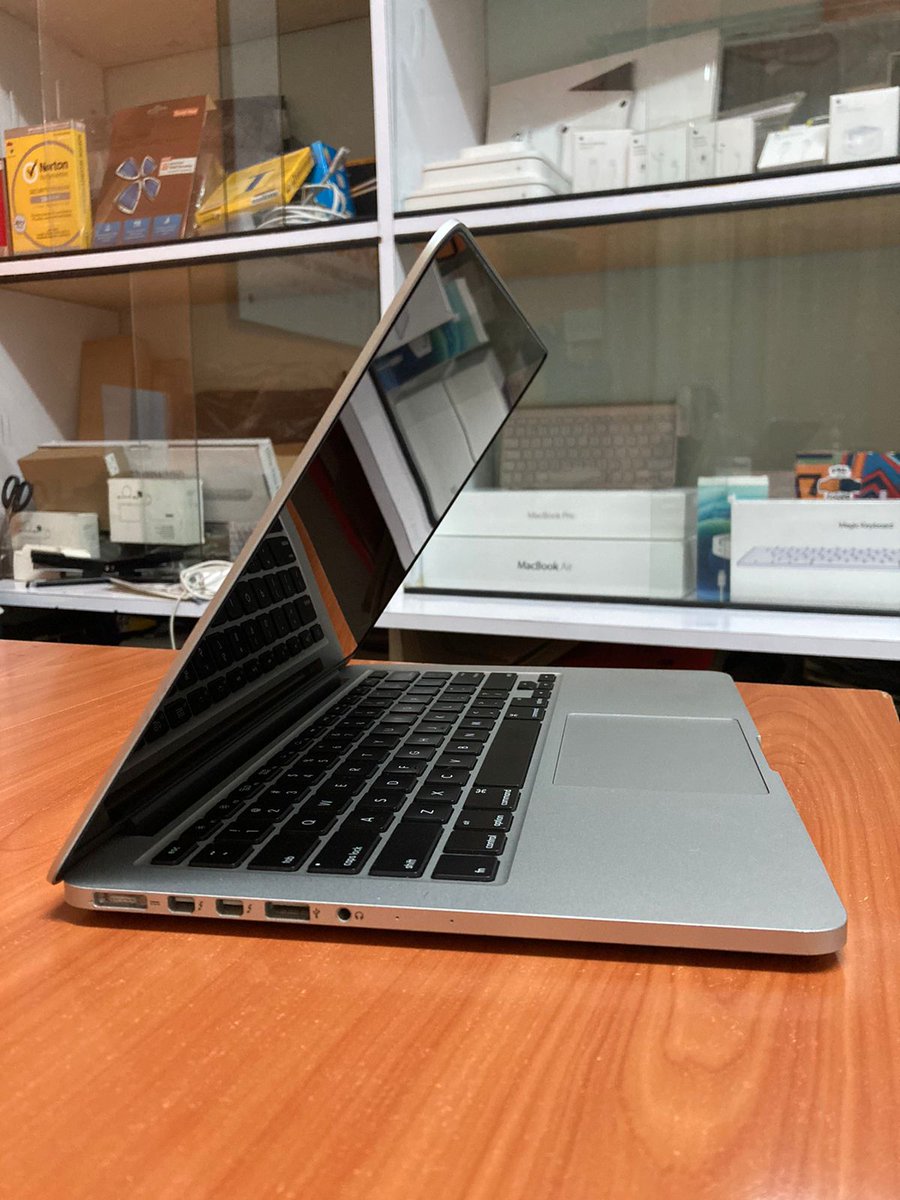 Splice_ke's tweet photo. MacBook Pro 13inch 2015,3.1GHz Dual-Core intel-core i7 ,16GB 1867MHz DDR3,500GB SSD,Intel iris Graphics 6100 1536MB KES85,000/=
📞+254 726 102 768
#MacBookPro#AppleAuthorizedDealers#Splice#WeWorkNow. https://t.co/d22dPbNzIn