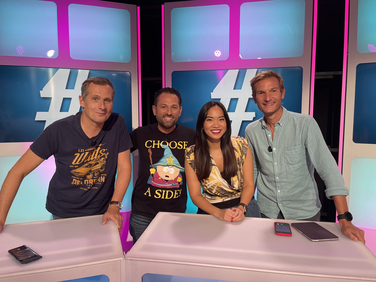 gameone's tweet photo. C’est l’heure de faire gagner des cadeaux !! 🥰🎁

4 personnes qui tweetent avec le hashtag #TEAMG1 seront sélectionnées au hasard et auront la chance de gagner des cadeaux !

À vos claviers ! 🍀 #concours https://t.co/PZygITCIig