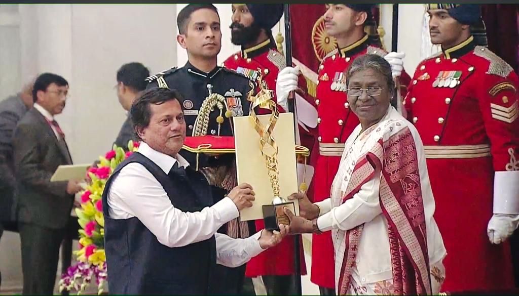 Proud to share that <a href="/KIITUniversity/">KIIT - Kalinga Institute of Industrial Technology</a> has been conferred the Rashtriya Khel Protsahan Puruskar 2022. The award was given away by President Draupadi Murmu ji. 
The award has been given in recognition of KIIT’s sustained focus towards the development of sports. 
<a href="/rashtrapatibhvn/">President of India</a>