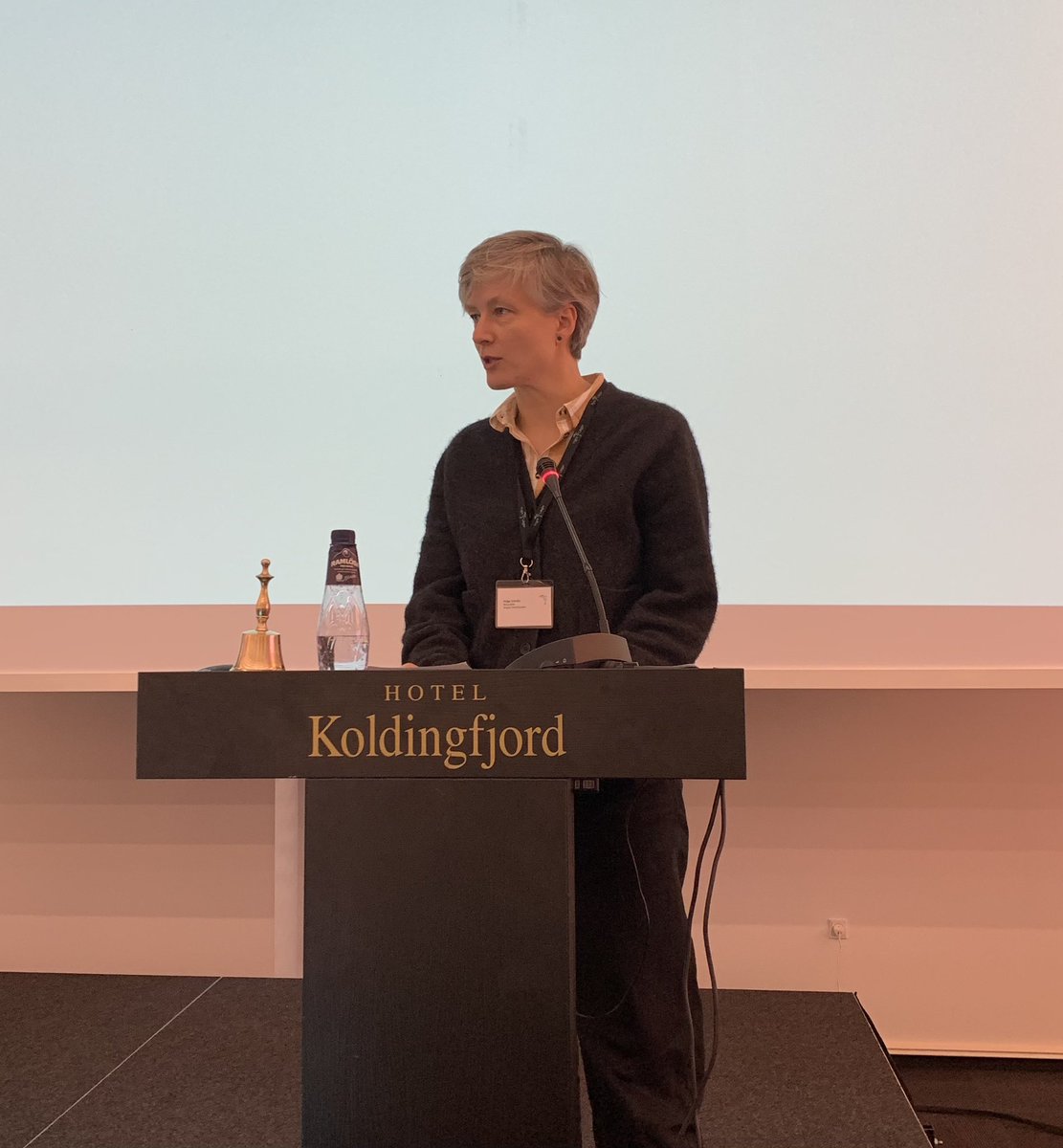 Yngre Læger (@yngrelaeger) on Twitter photo .<a href="/HelgaSchultzYL/">Helga Schultz YL</a> er netop genvalgt som ny forperson for <a href="/YngreLaeger/">Yngre Læger</a> for de kommende to år #sundpol .<a href="/HelgaSchultzYL/">Helga Schultz YL</a> er netop genvalgt som ny forperson for <a href="/YngreLaeger/">Yngre Læger</a> for de kommende to år #sundpol