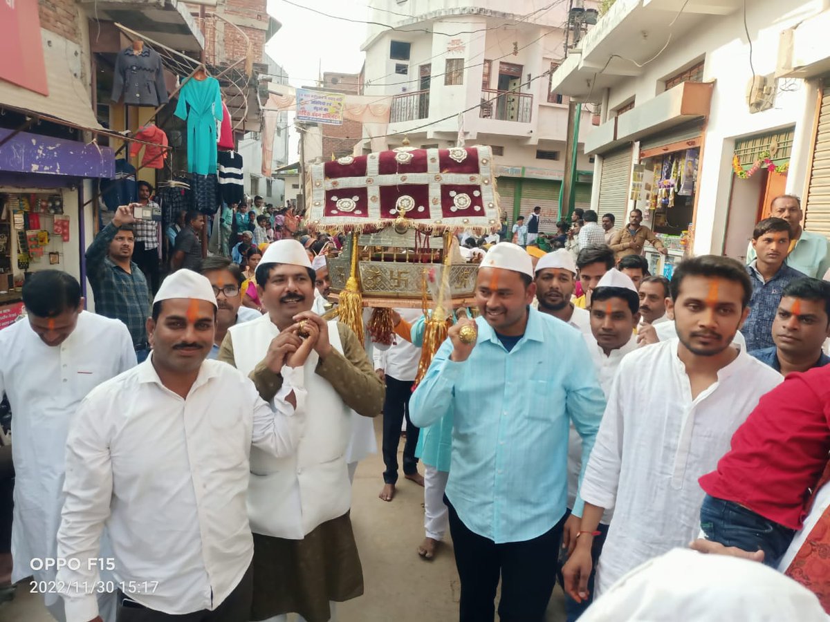 Dharmendrak054's tweet photo. आज फुटेरा कला गांव में संतश्री तारण तरण महाराज की जन्म जयंती के उपलक्ष में शामिल होने का सौभाग्य प्राप्त हुआ।
#dharmendrakatare #patharia054 
#pathariamp #Patharia #damohmp https://t.co/zIvkvj8zBK