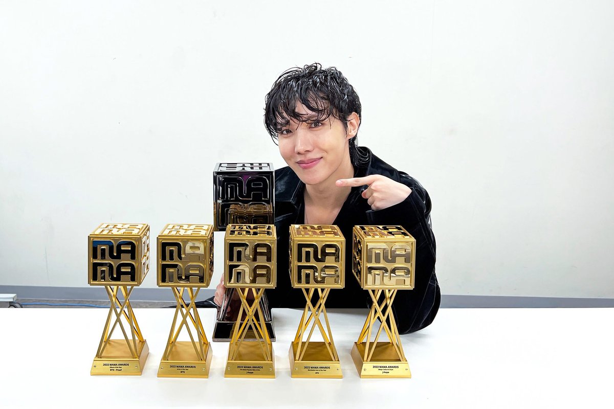 ♡ ฉันคนคลั่งรักแทแท​ ≫ ♡ ⒷⓉⓈ⑦​ ♡ SLOW tweet media