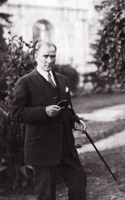 sademofficial's tweet photo. "Ben hayatımın hiçbir anında 
karamsarlık nedir, tanımadım." 
  
 Mustafa Kemal Atatürk 🇹🇷 https://t.co/njKKURnF3G