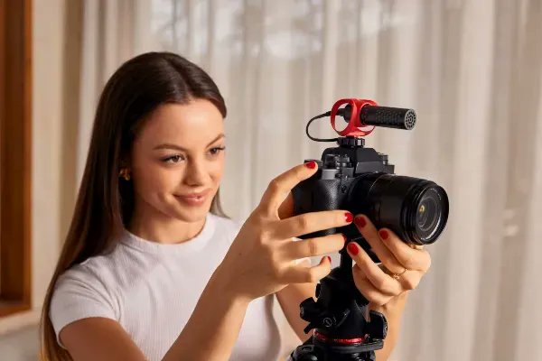 ZentralMedia_PT's tweet image. #VideoMicro II assume-se como a nova referência para #microfones de #shotgun ultra-compactos para câmara. O #VideoMic foi o primeiro  microfone do mundo a trazer qualidade de #SomProfissional a um formato tão compacto, 
buff.ly/3gINmqK