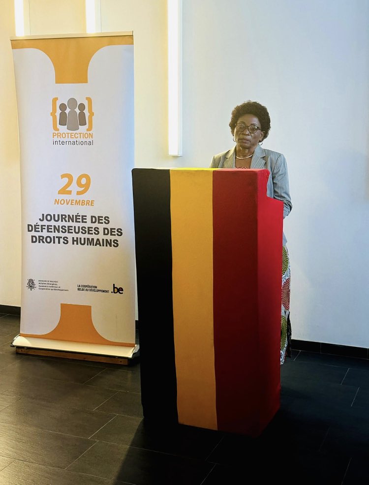 BelgiqueRDCongo's tweet photo. A l’occasion de la journée internationale des défenseuses des droits humains ce 29 novembre, 🇧🇪 et @ProtectionInt organisaient une exposition mettant à l’honneur des femmes 🇨🇩qui se distinguent par leur engagement pour les droits, la démocratie et la paix #OrangeTheWorld #16Days https://t.co/d5RkUqyEQH