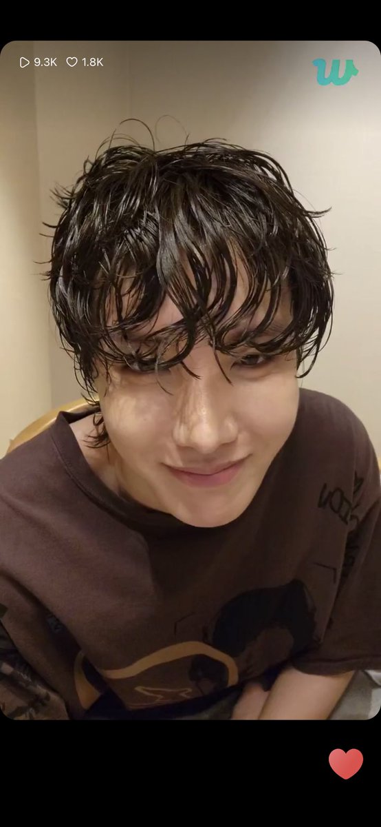 ashv131's tweet photo. He defined the meaning of hotness 🥵🥵🥵🥵 #JHOPE https://t.co/HN4esY8J2A