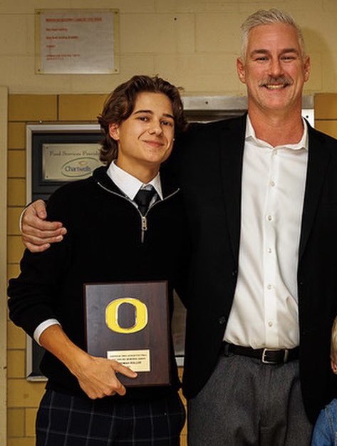 Super honoured to have been named the Oakridge Oaks Defensive Player of the Year, as well as winning the Jeff Darling memorial award which is voted on by the players for best teammate. Thank you to all my coaches and teammates for an awesome night and outstanding season.  🔴🔵🟡