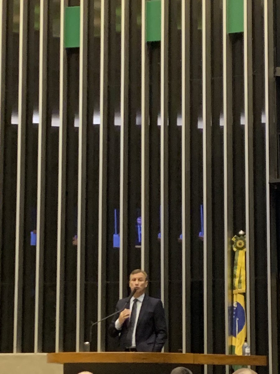 FENAPEF's tweet photo. Durante homanagem alusiva ao Dia do Policial Federal, deputado Sanderson destaca ganhos da categoria nos últimos anos, como o plano de saúde, e destacou lutas que ainda estão sendo disputadas, como a reestruturação da carreira. https://t.co/rKUq2GJdcs